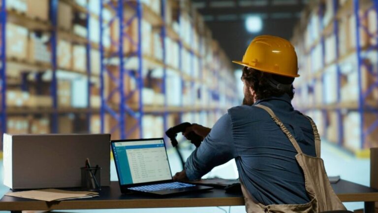 Pourquoi choisir un master logistique en alternance à Paris ?