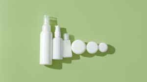 Comment choisir un fournisseur de cosmétique B2B : check-list qualité, conformité (ISO 22716) et délais